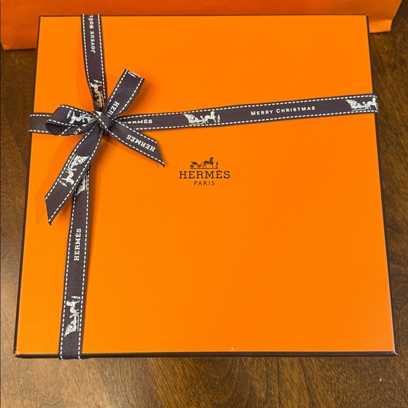 Hermès 8” Square Box & Bag - Picture 5 of 5